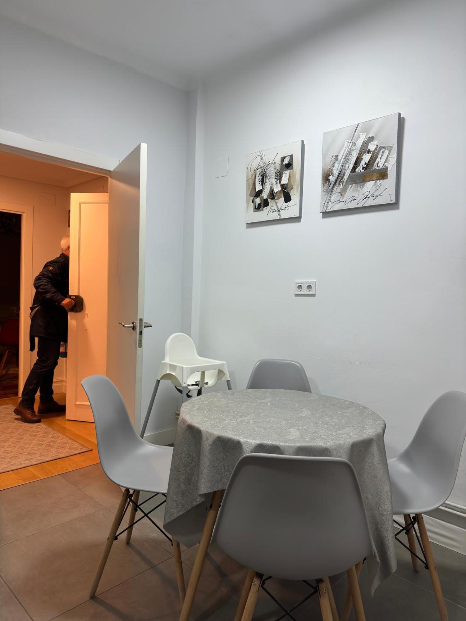 Fantastico Apartamento En El Centro De Bilbao Room photo